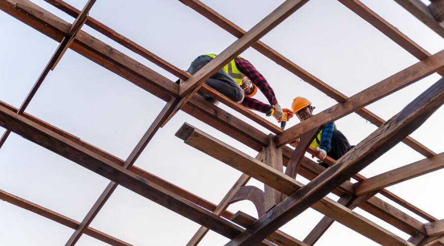 Professional residential roofers in Leoma, TN